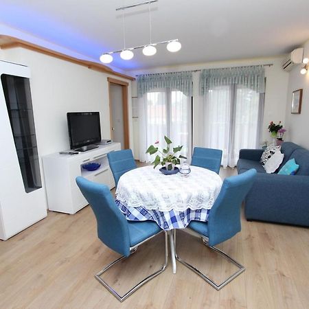 Apartments Daria Ровин Екстериор снимка
