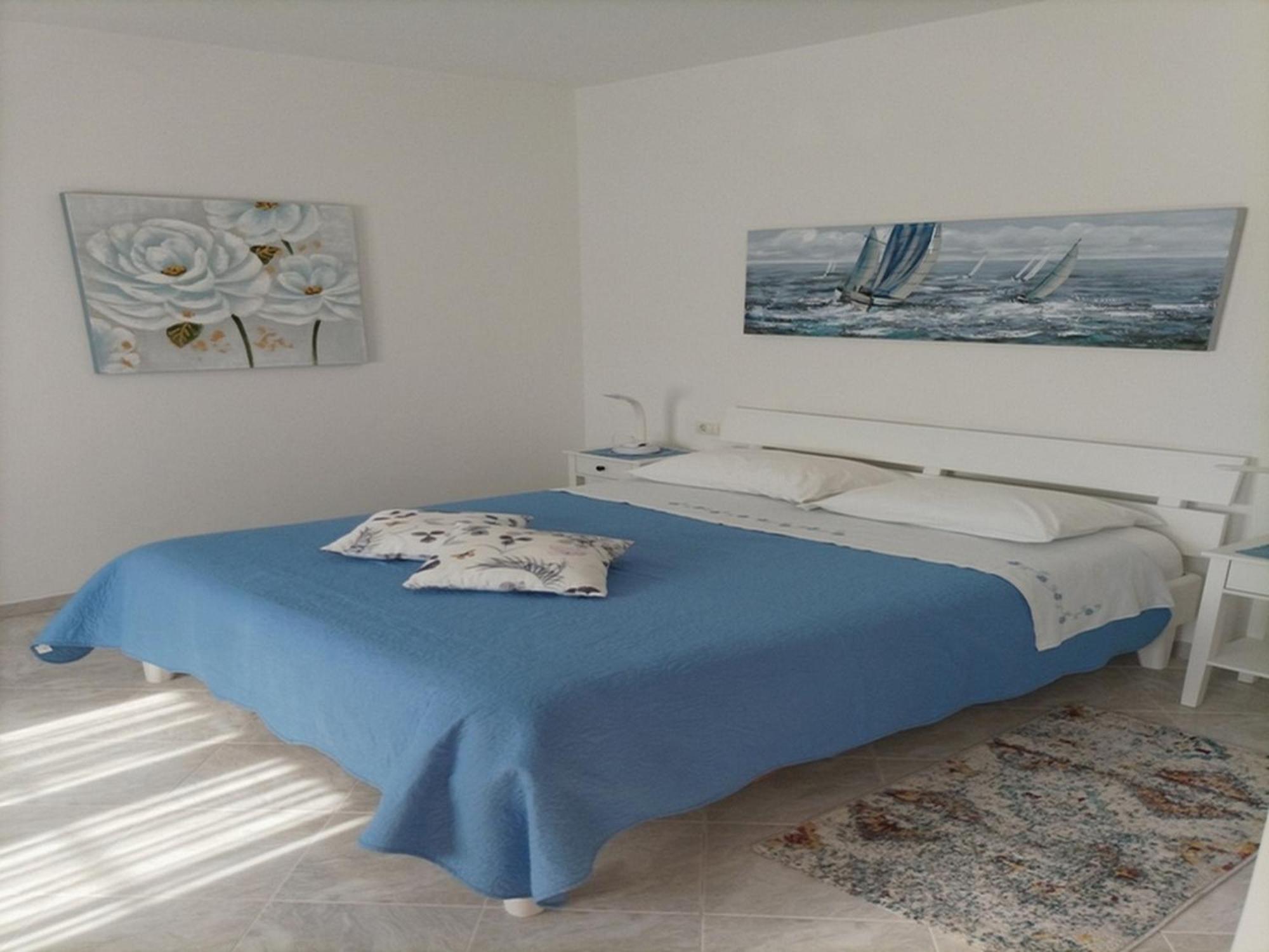 Apartments Daria Ровин Екстериор снимка