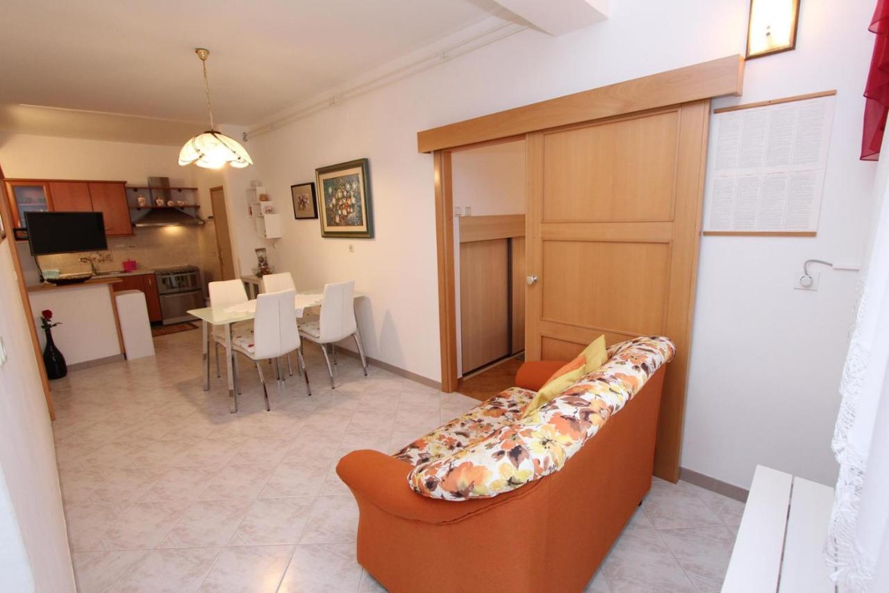 Apartments Daria Ровин Стая снимка