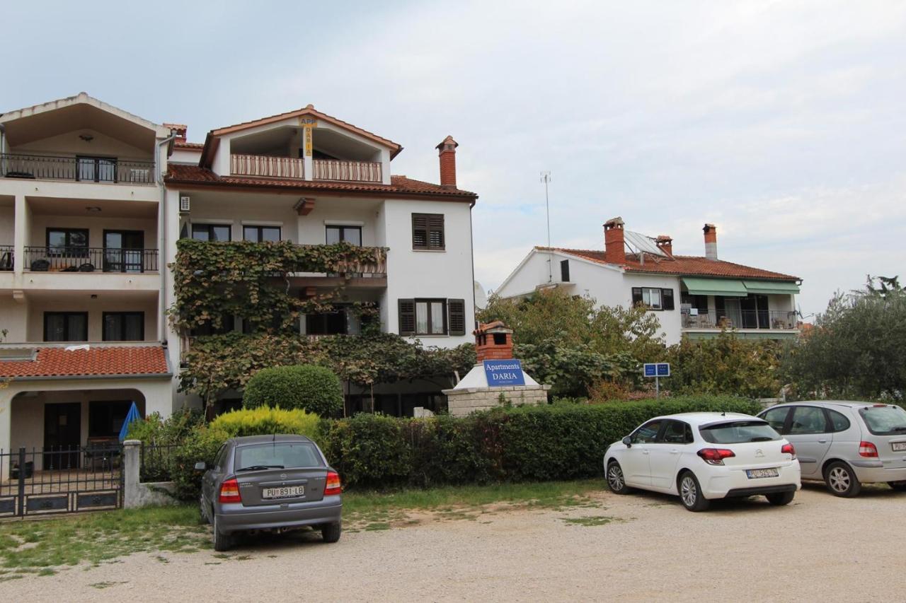 Apartments Daria Ровин Екстериор снимка