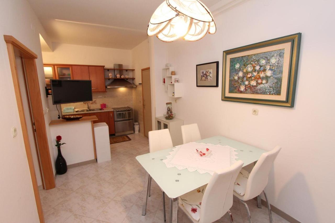 Apartments Daria Ровин Екстериор снимка